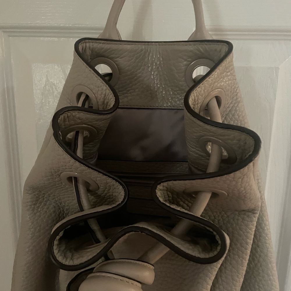 Michael Kors Beige pebble leather Backpack bag - Picture 4 of 10